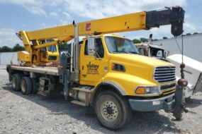 2006 STERLING L9500 CRANE TRUCK