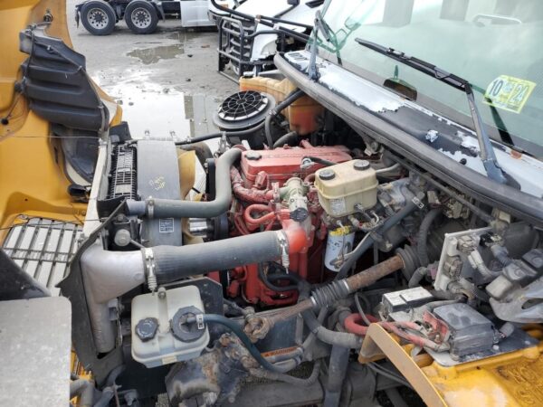 2011 Freightliner Chassis B2B 6.7L for Sale - Image 7