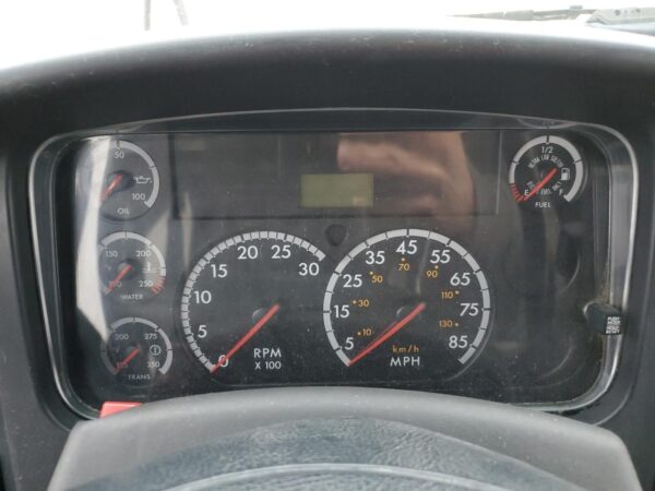 2011 Freightliner Chassis B2B 6.7L for Sale - Image 8