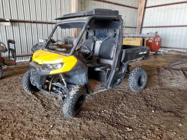 2016 CAN-AM DEFENDER HD10