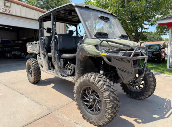 2021 CAN-AM DEFENDER MAX HD8